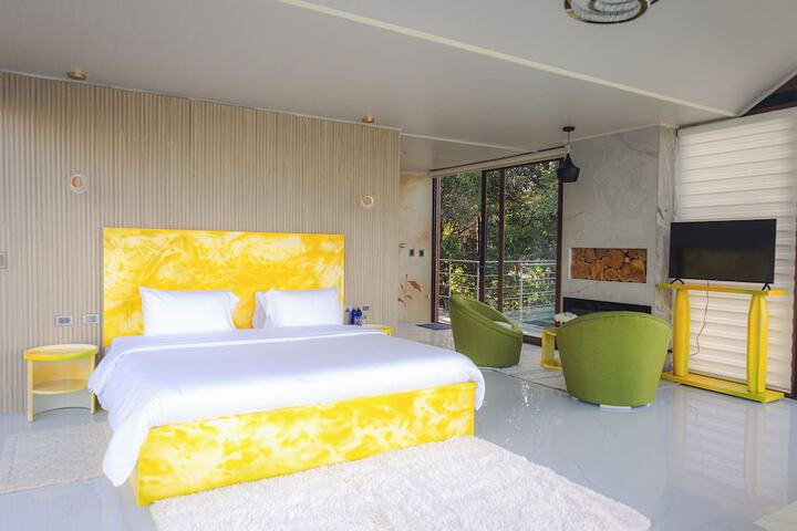 Room 21 of 57