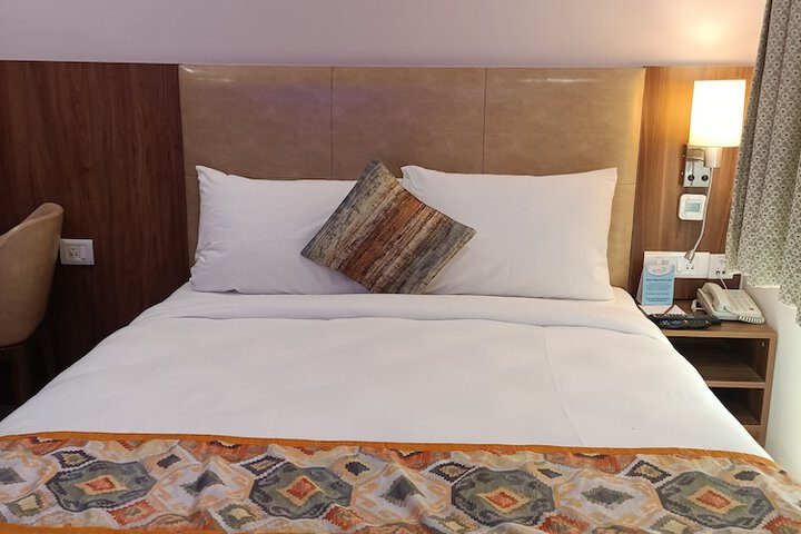 Room 7 of 19