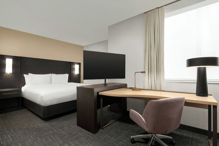 Room 13 of 38