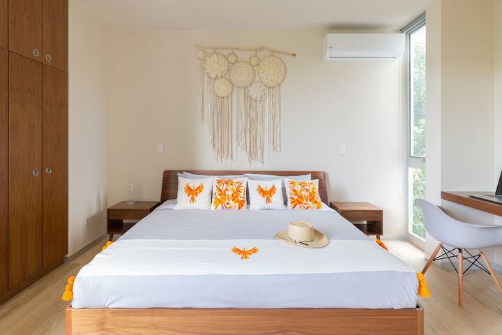 Room 4 of 42