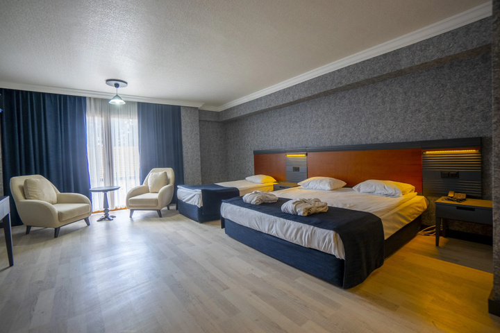 Room 28 of 28