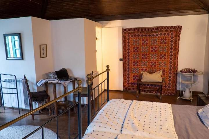 Room 2 of 19