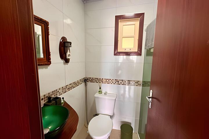 Room 2 of 8