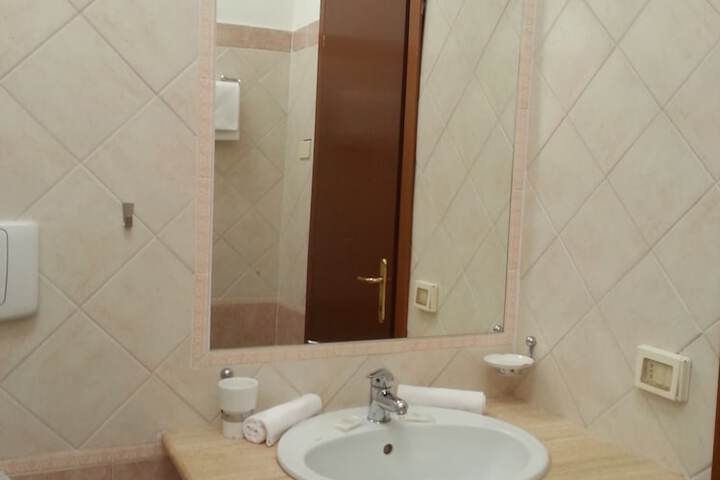 Room 36 of 72