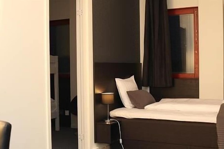 Room 18 of 34