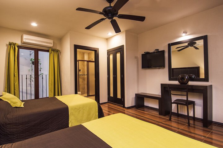Room 10 of 38