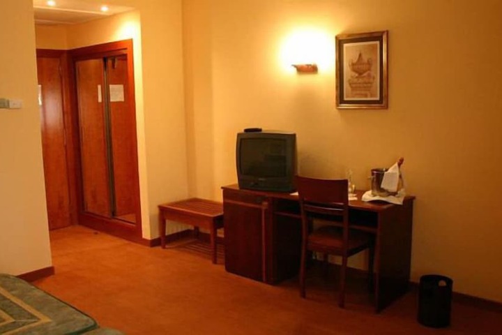 Room 14 of 41