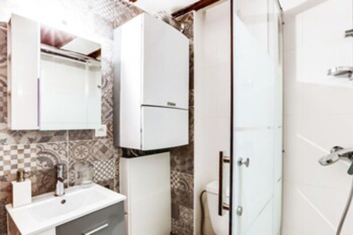 Room 2 of 12