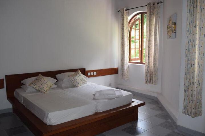 Room 2 of 7