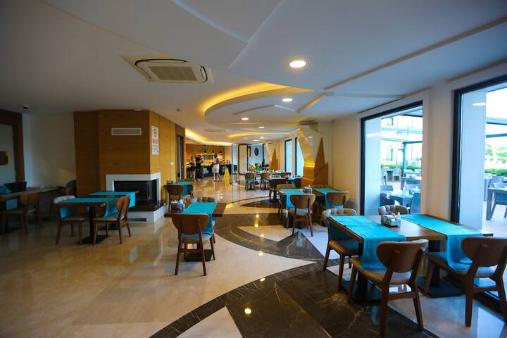 Dining 87 of 158