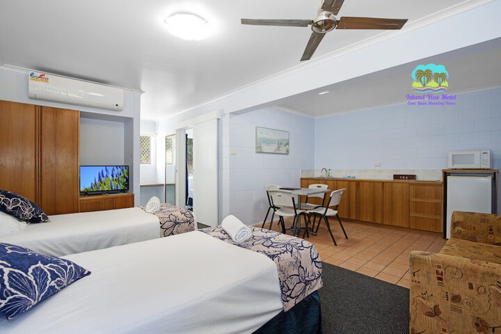 Room 2 of 28