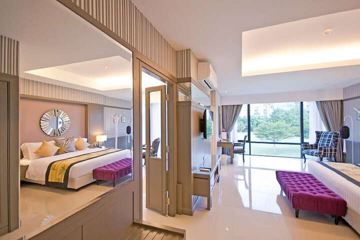 Room 17 of 152
