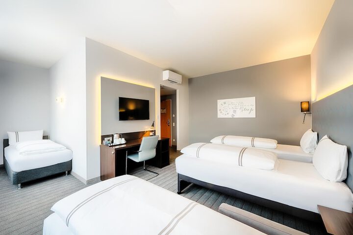 Room 34 of 59