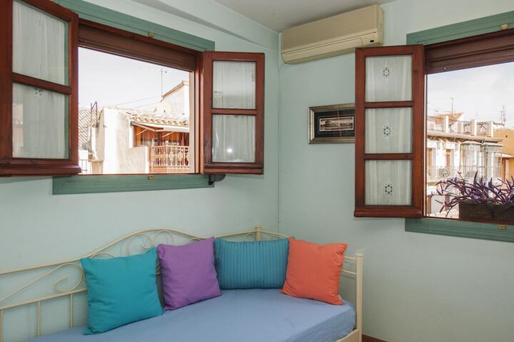 Room 6 of 31