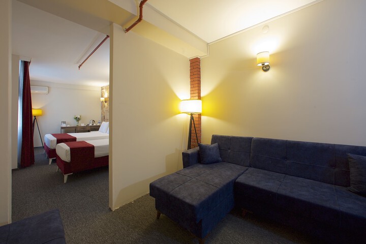 Room 19 of 49