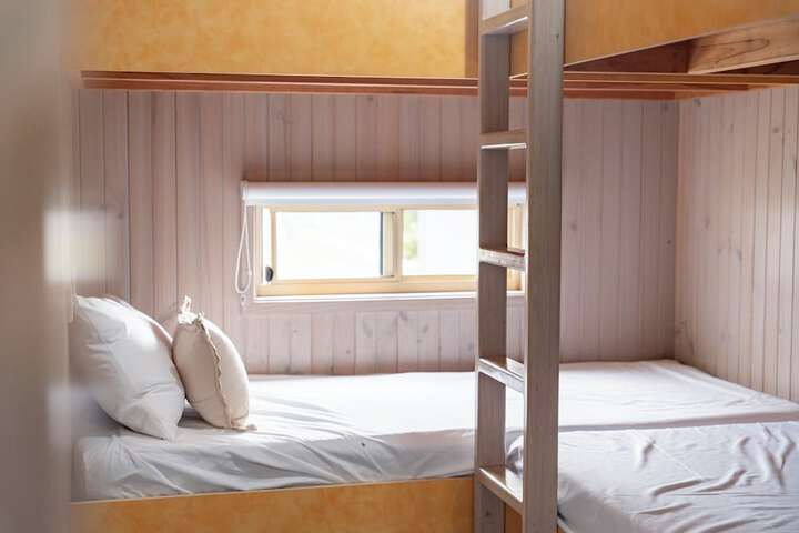 Room 40 of 154