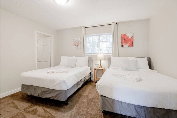 Room 3 of 32