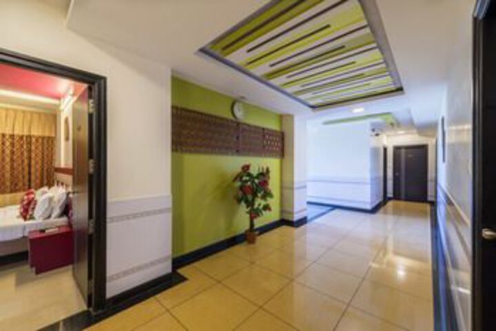 Ballroom/Hall 48 of 66