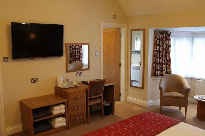 Room 7 of 27