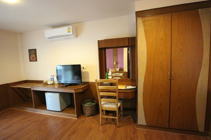 Room 68 of 149