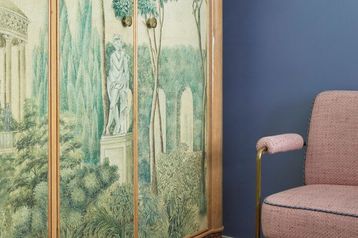 Room 4 of 62
