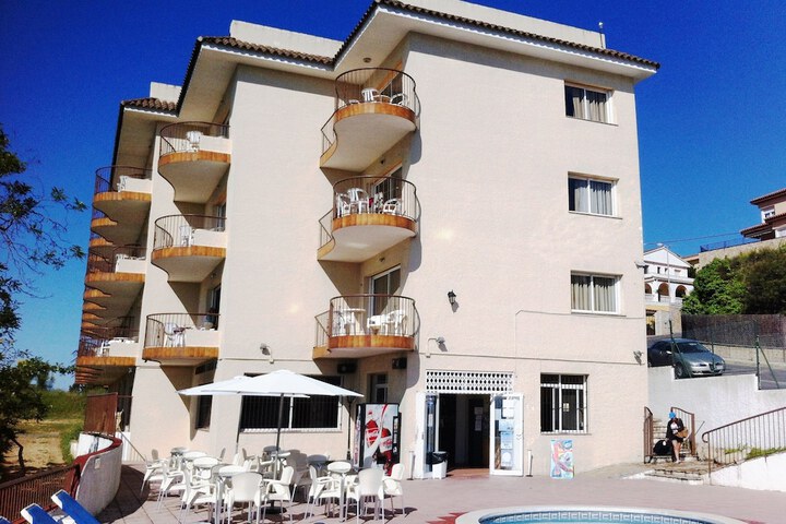 Hotel 2 of 39