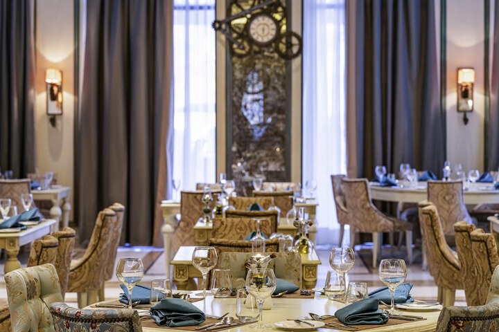 Dining 147 of 180