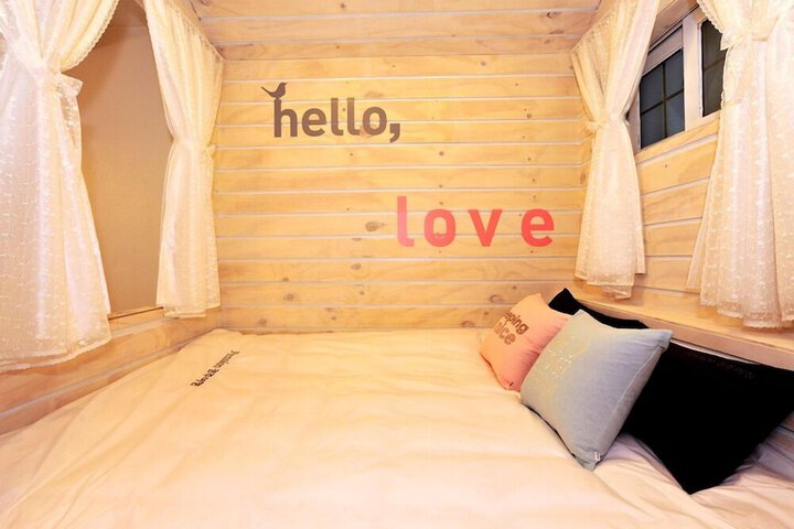 Room 2 of 40