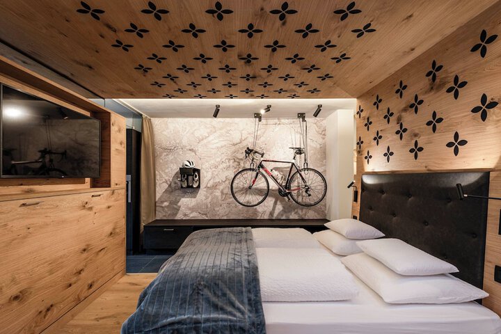 Room 6 of 20