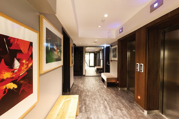 Ballroom/Hall 77 of 97