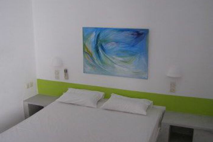 Room 8 of 17
