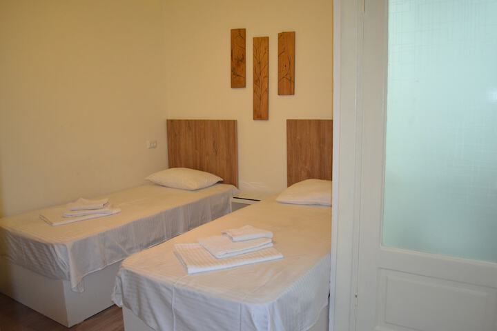 Room 52 of 131