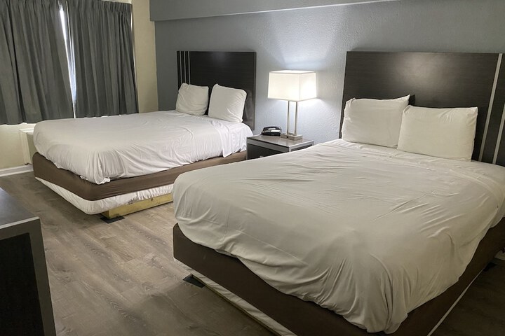 2 Queen Beds (37 of 41)