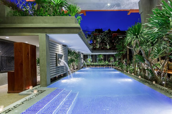 Pool 53 of 111