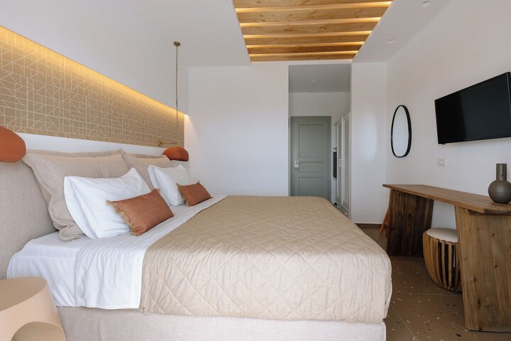 Room 16 of 108
