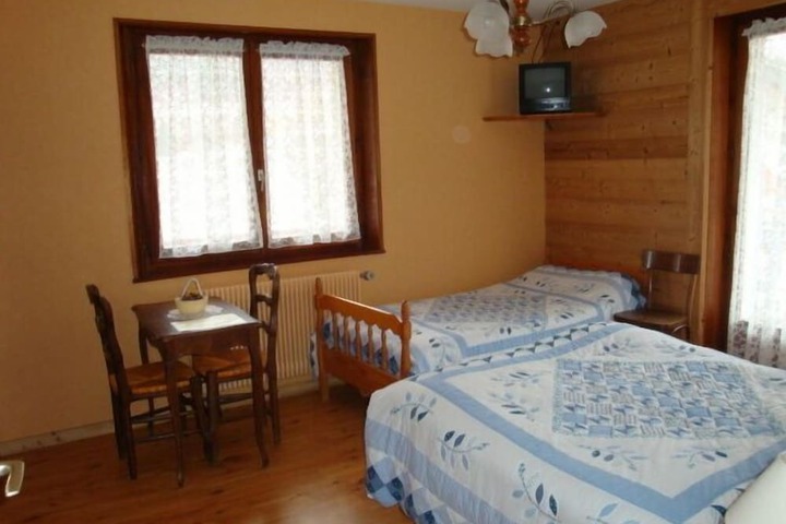 Room 8 of 35