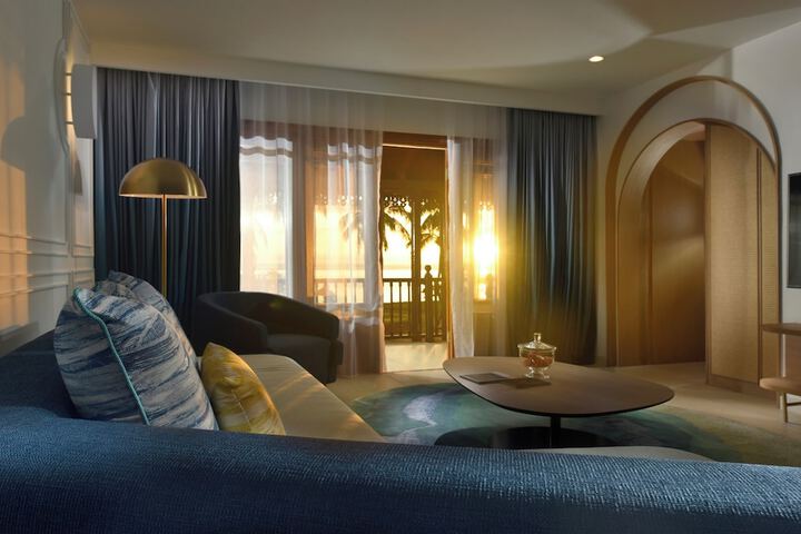 Room 47 of 142