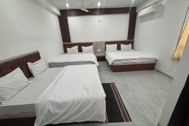 Room 18 of 36
