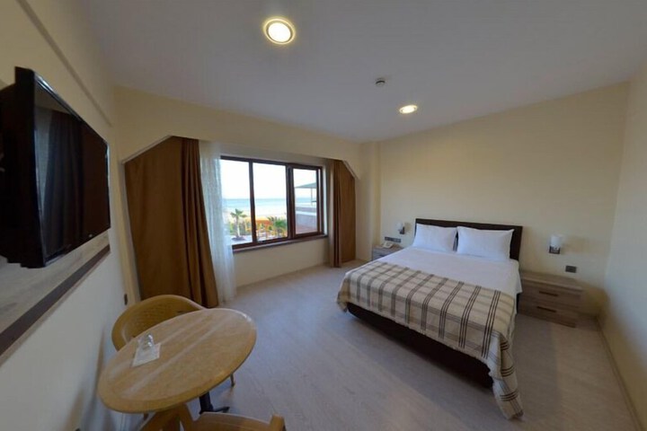 Room 11 of 24