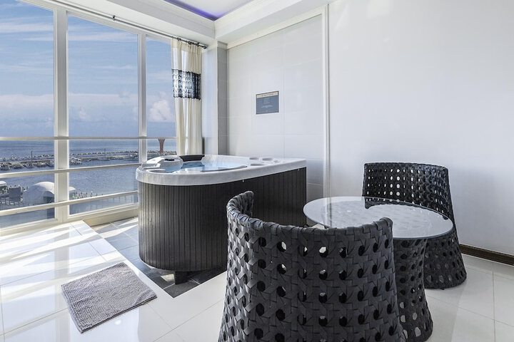 Room 46 of 99