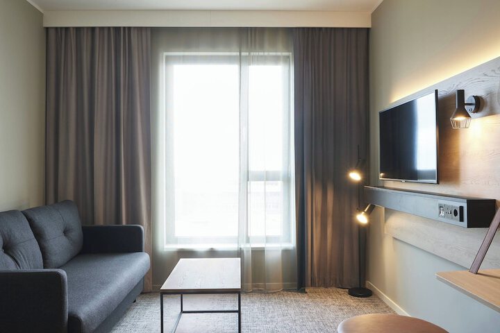 Room 12 of 36