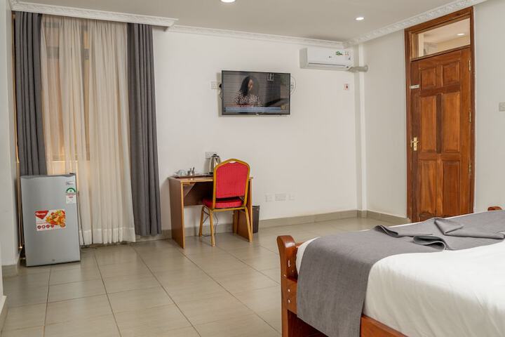 Room 14 of 48