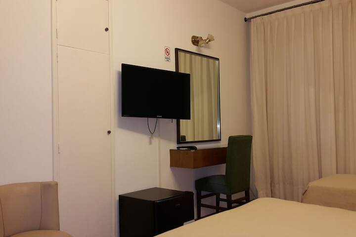 Room 14 of 33