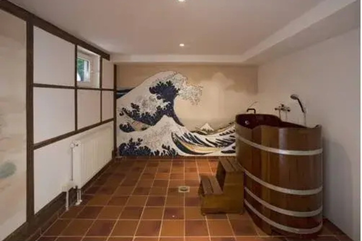 Room 9 of 14