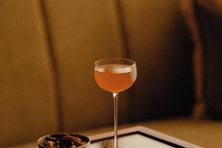 Lounge 187 of 208