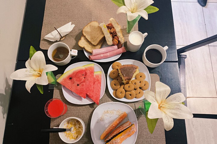Breakfast/Coffee Service 21 of 31