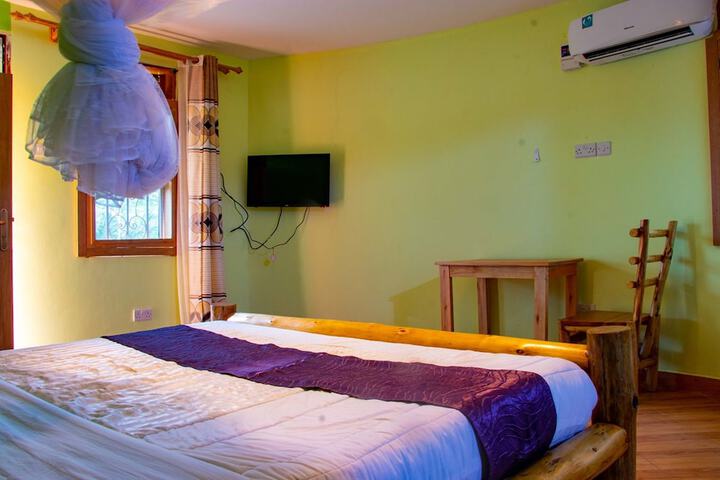 Room 6 of 30