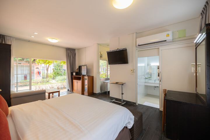 Room 37 of 159