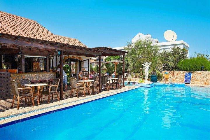 Pool Hotel