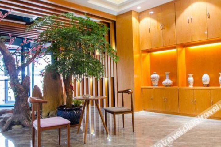 Hotel Interior 15 of 31